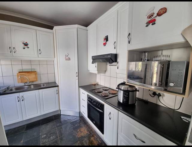 4 BEDROOM HOUSE FOR SALE IN VANDERBIJLPARK SW 5